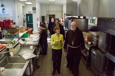 Cardinal Seán P. O’Malley visits Boston’s Pine Street Inn Dec. 24, 2011. Pilot photo/ Christopher S. Pineo