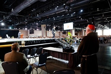 Cardinal O’Malley delivers a joint keynote address with Pastor Rick Warren, senior pastor of Saddleback Church in Lake Forest, Calif., at the World Meeting of Families in Philadelphia Sept. 25, 2015.
Pilot photo/ Gregory L. Tracy
