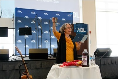 Anti-Defamation League’s 12th annual “Nation of Immigrants” Community Seder Seder, held on March 24, 2019 at the UMass Boston Campus Center.
Pilot photo/ Jacqueline Tetrault 