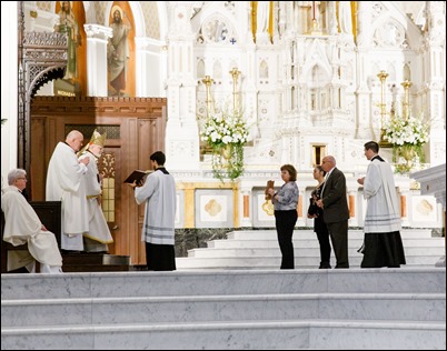 Mass for the Dedication of the Altar of the Cathedral of Holy Cross, April 13, 2019. 
Pilot photo/ Gregory L. Tracy
