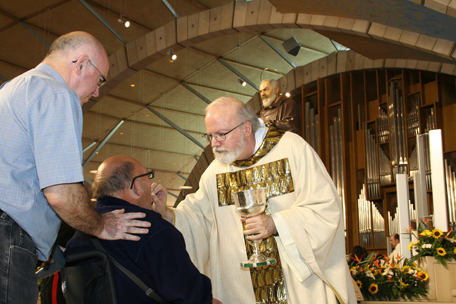 communion-2-padre-pio-bkgnd.jpg