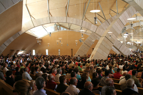 crowded-pews-at-padre-pio-mass.jpg