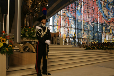 padre-pio-statue-alter-3.jpg