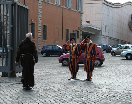 swiss-guards-salute.jpg