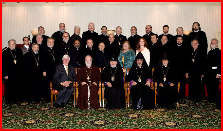 catholicoskarekinii_groupphoto2.jpg