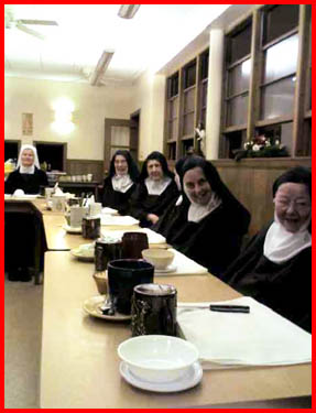 blog08-01-11_carmelites1.jpg