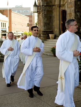 2008 Presbyteral Ordination, May 21 at the Cathedral of the Holy Cross. Pilot photo/ Gregory L. Tracy