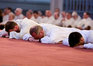 2008 Presbyteral Ordination, May 21 at the Cathedral of the Holy Cross. Pilot photo/ Gregory L. Tracy