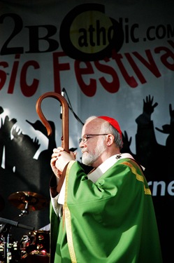 8/9/08 -- Framingham -- Proud 2B Catholic Festival<br /> Cardinal Sean said saturday night mass at the music festival, Proud 2B Catholic, held in Framingham.<br /> Photo By:<br /> Robea Patrowicz                                                                