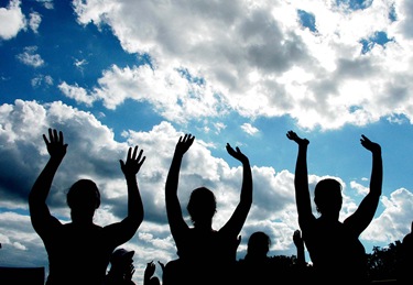 8/9/08 -- Framingham -- Proud 2B Catholic Festival<br /> Participants raise up their hands during a performance by Tony Melendez at the music festival, Proud 2B Catholic, held in Framingham.<br /> Photo By:<br /> Robea Patrowicz                                                                                                