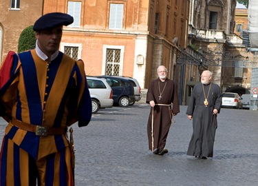 2007-09-18- Pilgrim begin thier day of tours of the Vatican arriving in St. Peter's Square<br /> NOT BOSTON PILGRIMS.  TOUR GUIDE AND GUEST