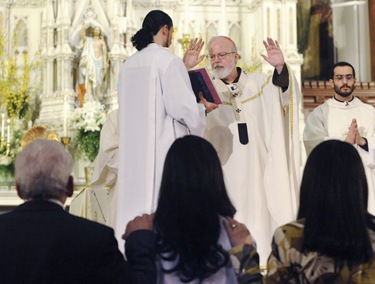 Easter vigil with Cardinal Sean P. O'Malley at the Cathedral of the Holy Cross in Boston, Saturday, April 11, 2009. (Photo/Lisa Poole)