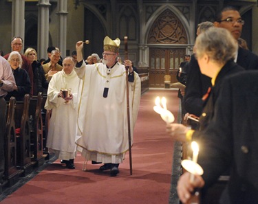 Easter vigil with Cardinal Sean P. O'Malley at the Cathedral of the Holy Cross in Boston, Saturday, April 11, 2009. (Photo/Lisa Poole)