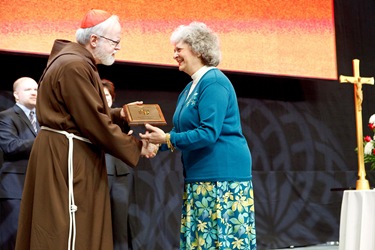 Boston Catholic Women's Conference, April 19, 2009, Boston College's Conte Forum.   Pilot photo/ Gregory L. Tracy