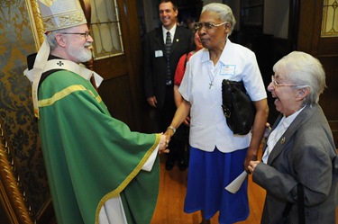 Following the Mass with Cardinal Sean O'Malley and the Serrans at the chapel of St. John's Seminary in Brighton, Mass., Friday, June 26, 2009. (Photo/Lisa Poole)