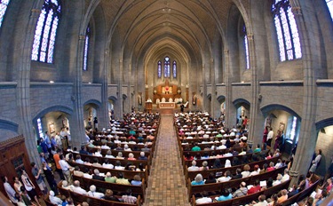 Cardinal Seán P. O’Malley celebrates Mass at St. Clement Shrine in Boston’s Back Bay to mark the start of perpetual adoration on Aug. 15, 2009, the Feast of the Assumption.  Pilot photo by Gregory L. Tracy