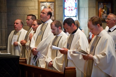 Cardinal Seán P. O’Malley celebrates Mass at St. Clement Shrine in Boston’s Back Bay to mark the start of perpetual adoration on Aug. 15, 2009, the Feast of the Assumption.  Pilot photo by Gregory L. Tracy