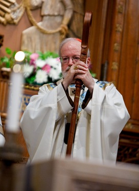 Cardinal Seán P. O’Malley celebrates Mass at St. Clement Shrine in Boston’s Back Bay to mark the start of perpetual adoration on Aug. 15, 2009, the Feast of the Assumption.  Pilot photo by Gregory L. Tracy