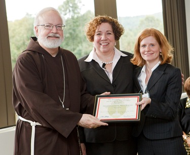 Secretary of Education and Superintendent of Schools for the Archdiocese of Boston Mary Grassa O’Neill and Cardinal Seán P. O’Malley host a “Celebration on Education” for principals and pastors at the archdiocese’s Pastoral Center Sept. 16, 2009.
Pilot photo/ Gregory L. Tracy
