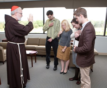 Members of FOCUS campus ministry meet with Cardinal Seán P. O’Malley in his office Sept. 17, 2009. Pilot photo/ Gregory L. Tracy