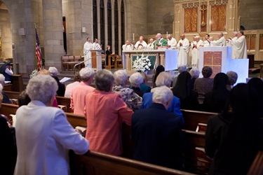 Mass with Jubilarian Sisters of the Archdiocese of Boston, Sept. 13, 2009 at St. Theresa of Avila Parish, West Roxbury. Pilot photo/ Gregory L. Tracy