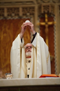 Cardinal O'malley celebrates his jubilee with the priests of the archdiocese at St. Theresa of Avila Parish, west Roxbury Sept. 24, 2009. Pilot photo/ Gregory L. Tracy  