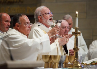 Cardinal O'malley celebrates his jubilee with the priests of the archdiocese at St. Theresa of Avila Parish, west Roxbury Sept. 24, 2009. Pilot photo/ Gregory L. Tracy  