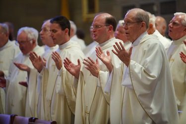 Cardinal O'malley celebrates his jubilee with the priests of the archdiocese at St. Theresa of Avila Parish, west Roxbury Sept. 24, 2009. Pilot photo/ Gregory L. Tracy  