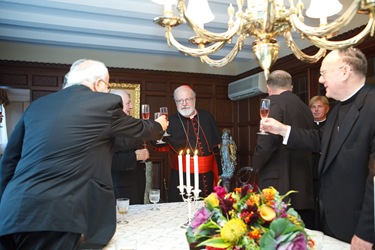 Cardinal O'malley celebrates his jubilee with the priests of the archdiocese at St. Theresa of Avila Parish, west Roxbury Sept. 24, 2009. Pilot photo/ Gregory L. Tracy  