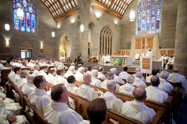 Cardinal O'malley celebrates his jubilee with the priests of the archdiocese at St. Theresa of Avila Parish, west Roxbury Sept. 24, 2009. Pilot photo/ Gregory L. Tracy  