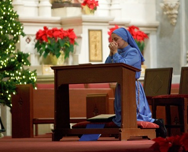 20091231 - Cardinal Seán P. O’Malley celebrates a Holy Hour and Mass Dec. 31, 2009 at the Cathedral of the Holy Cross to celebrate the New Year and the Feast of Mary Mother of God. Iraq native and Boston Univeristy campus minister Sister Olga Yaqob offered a reflection at the Holy Hour.
Photo by Gregory L. Tracy, www.GregoryTracy.com