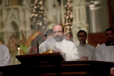 20091231 - Cardinal Seán P. O’Malley celebrates a Holy Hour and Mass Dec. 31, 2009 at the Cathedral of the Holy Cross to celebrate the New Year and the Feast of Mary Mother of God. Iraq native and Boston Univeristy campus minister Sister Olga Yaqob offered a reflection at the Holy Hour.
Photo by Gregory L. Tracy, www.GregoryTracy.com