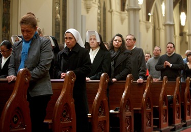 20091231 - Cardinal Seán P. O’Malley celebrates a Holy Hour and Mass Dec. 31, 2009 at the Cathedral of the Holy Cross to celebrate the New Year and the Feast of Mary Mother of God. Iraq native and Boston Univeristy campus minister Sister Olga Yaqob offered a reflection at the Holy Hour.
Photo by Gregory L. Tracy, www.GregoryTracy.com