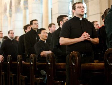 Prior to the 2010 March for Life, Cardinal Sean P. O’Malley celebrates Mass for seminarians and students from the Archdiocese of Boston at the Shrine of the Sacred Heart in Washington, DC. Pilot photo/ Gregory L. Tracy 