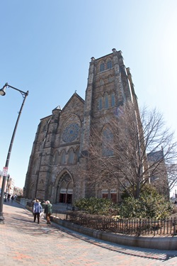 Cardinal Sean P. O'Malley celebrates St. Patrick's Day Mass at Boston's Cathedral of the Holy Cross March 17, 2010. Pilot photo by Gregory L. Tracy