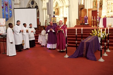 Cardinal Seán P. O’Malley celebrates a memorial Mass at the Cathedral of the Holy Cross March 7, 2010 for the victims of the Jan. 12 earthquake in Haiti. Pilot photo by Gregory L. Tracy