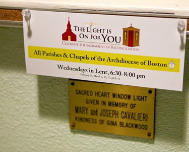 Cardinal Seán P. O’Malley prepares to hear confessions March 10, 2010 at Sacred Heart Church in East Boston as part of The Light Is On For You initiative. Pilot photo by Gregory L. Tracy