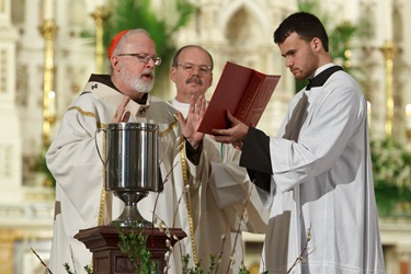 Chrism Mass March 30, 2010 celebrated at the Cathedral of the Holy Cross in Boston.  Pilot photo/ Gregory L. Tracy