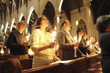 Easter Vigil with Se‡n Cardinal OÕMalley at the Cathedral of the Holy Cross in Boston, Saturday, April 3, 2010.  (Photo/Lisa Poole)