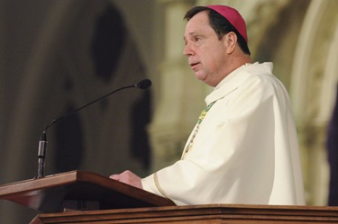 **PLEASE CHECK THE ID**Bishop Hennessey speaks during a bilingual Mass with Seán Cardinal O’Malley at the Cathedral of the Holy Cross in Boston, Thursday, April 1, 2010. (Photo/Lisa Poole)