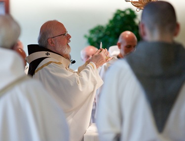 Cardinal Sean P. O'Malley celebrates Mass and meets with superiors of men's religious communities in the Archdiocese of Boston April8, 2010.  Pilot photo/ Gregory L. Tracy