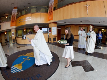 May Crowning Ceremony at the Archdiocese of Boston’s Pastoral Center May 6, 2010. Photo by Gregory L. Tracy, The Pilot