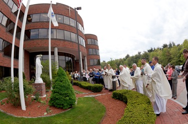 May Crowning Ceremony at the Archdiocese of Boston’s Pastoral Center May 6, 2010. Photo by Gregory L. Tracy, The Pilot