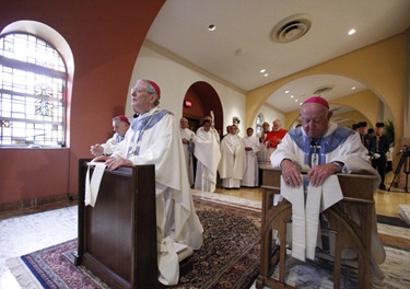 June 1, 2010 Daniel Soñé | FC  Archbishop of Miami Thomas Wenski. Archbishop Thomas Wenski, former bishop of the Diocese of Orlando, becomes the fourth archbishop of Miami succeeding Archbishop John C. Favalora at the installation ceremony at St. Mary's Cathedral in North Miami.