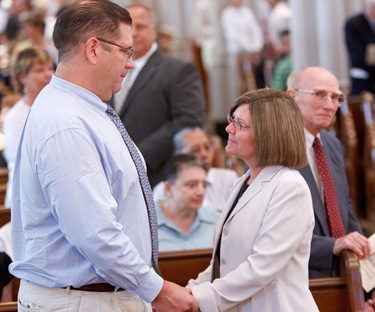 Couples celebrating their 25th, 50th and 60th anniversaries attend the Wedding Anniversary Mass celebrated by Cardinal Sean P. O'Malley June 13, 2010 at the Cathedral of the Holy Cross in Boston. Pilot photo by Gregory L. Tracy