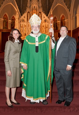 Couples celebrating their 25th, 50th and 60th anniversaries attend the Wedding Anniversary Mass celebrated by Cardinal Sean P. O'Malley June 13, 2010 at the Cathedral of the Holy Cross in Boston. Pilot photo by Gregory L. Tracy