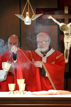 Greek Orthodox Metropolitan Methodios joins Cardinal O’Malley for Mass on Feast of Sts. Peter and Paul at the archdiocese’s Pastoral Center June 29, 2010. Pilot photo by Gregory L. Tracy