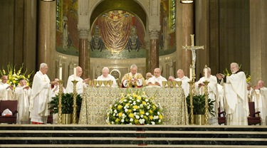 Archbishop Donald W. Wuerl serves as the principal celebrant of the 128th Supreme Convention’s opening Mass. Seven cardinals, more than 75 bishops and well more than 100 priests concelebrated the Mass.