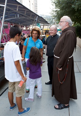 Cardinal Sean O'Malley takes a Boston Duck Boat tour Sept. 2, 2010. Photo by Gregory L. Tracy, The Pilot