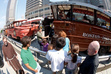 Cardinal Sean O'Malley takes a Boston Duck Boat tour Sept. 2, 2010. Photo by Gregory L. Tracy, The Pilot